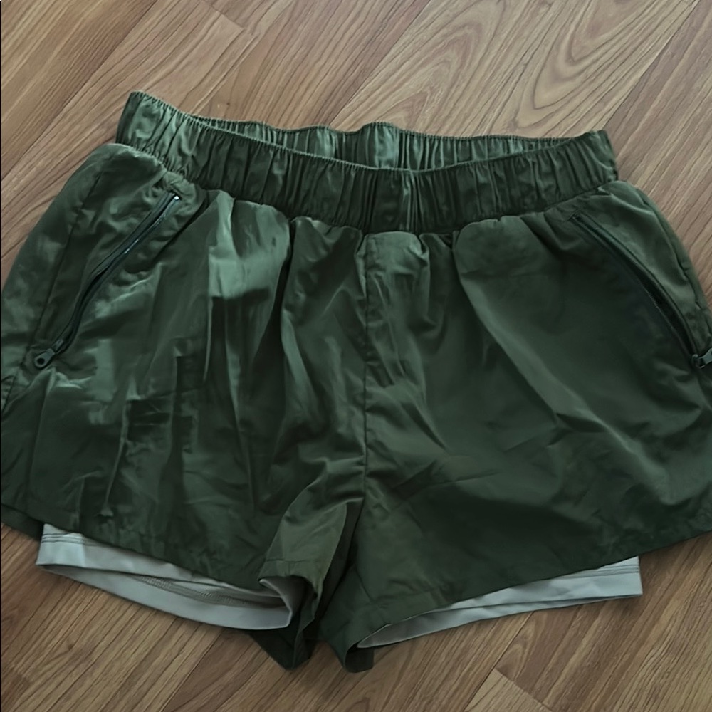 Green Shorts with Zipper Pockets
